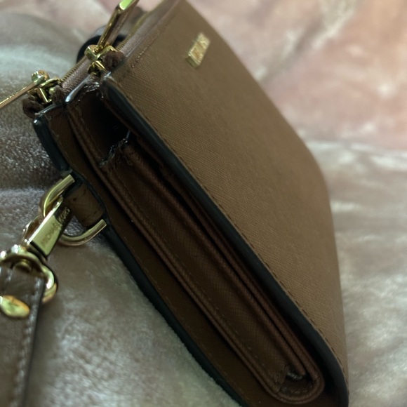 Michael Kors Wallet - Picture 4 of 7